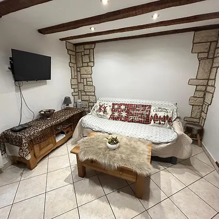 2 Fg Sainte Claire Vieille 4pers 3 Etoiles Proche Et Gare * Annecy